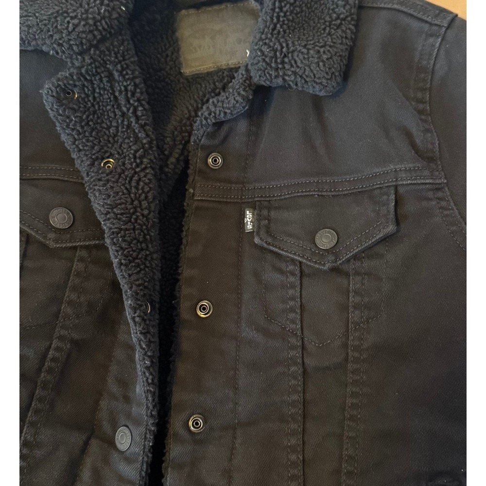 Levi's Black Sherpa-Lined Denim Jacket - Picture 15 of 16
